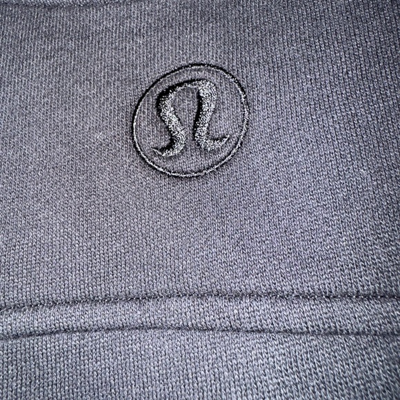 NWT - Scuba Oversized Hip-Length Pullover - Size Medium/Large
Jewelled - Picture 3 of 6